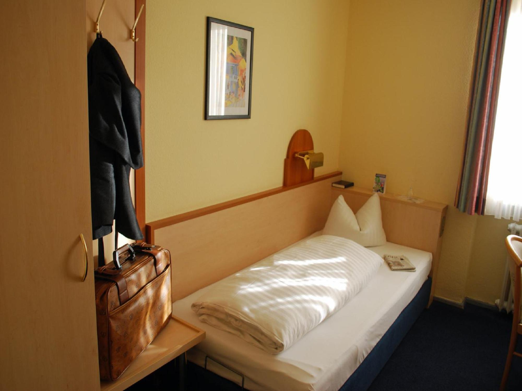 City Partner Hotel Strauss Wurtzbourg Extérieur photo