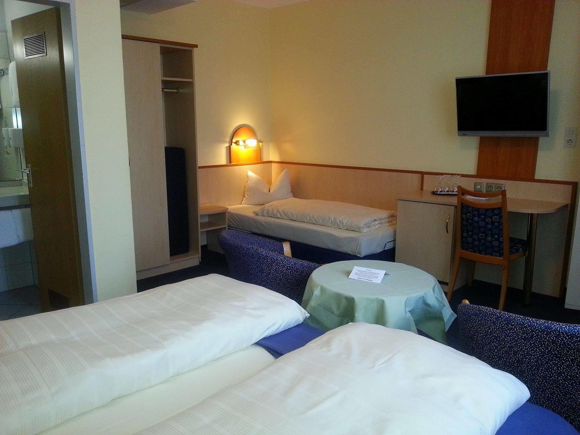 City Partner Hotel Strauss Wurtzbourg Extérieur photo
