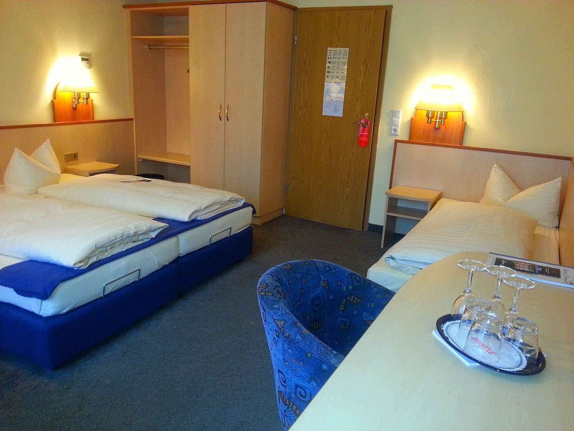 City Partner Hotel Strauss Wurtzbourg Extérieur photo
