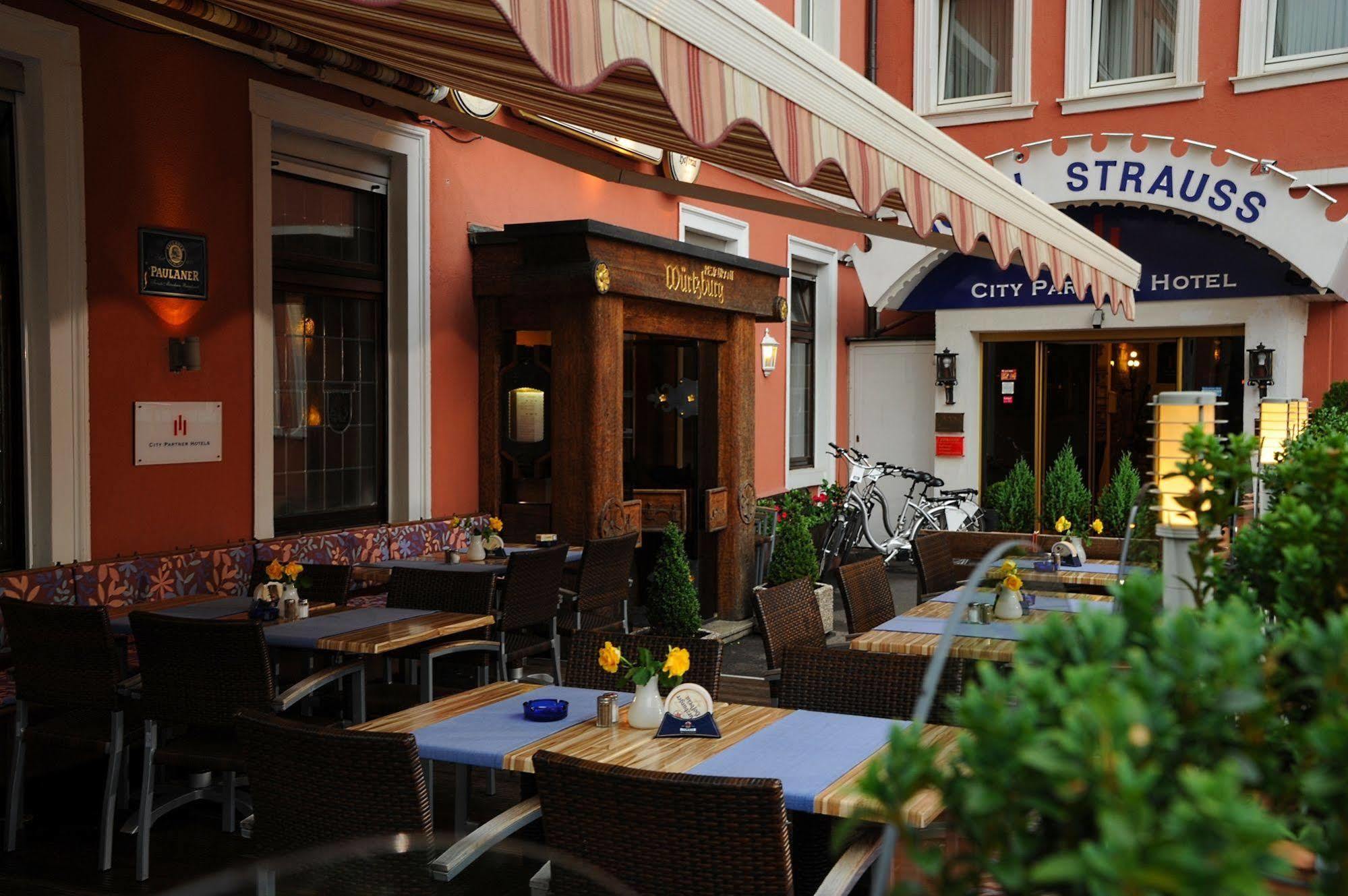 City Partner Hotel Strauss Wurtzbourg Extérieur photo